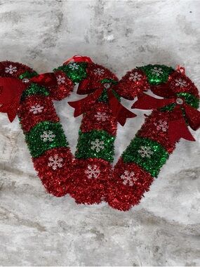 Festive Red & Green Candy Cane Tinsel Garland - Holiday Home Accent